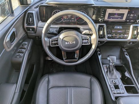 Used 2023 Kia Sorento EX FWD image 13