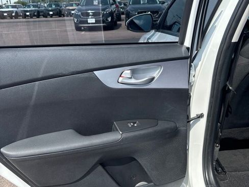 Used 2024 Kia Forte LXS FWD image 25