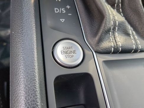 Used 2023 Volkswagen Atlas Cross Sport SE w/ Black Wheel Package image 30