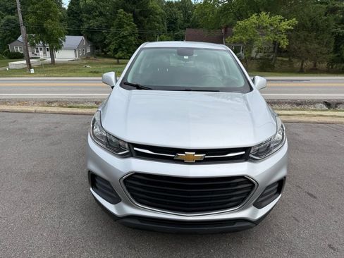 Used 2017 Chevrolet Trax LS FWD image 2