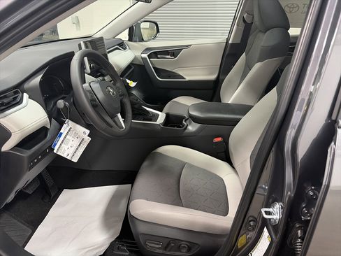 New 2025 Toyota RAV4 XLE image 15