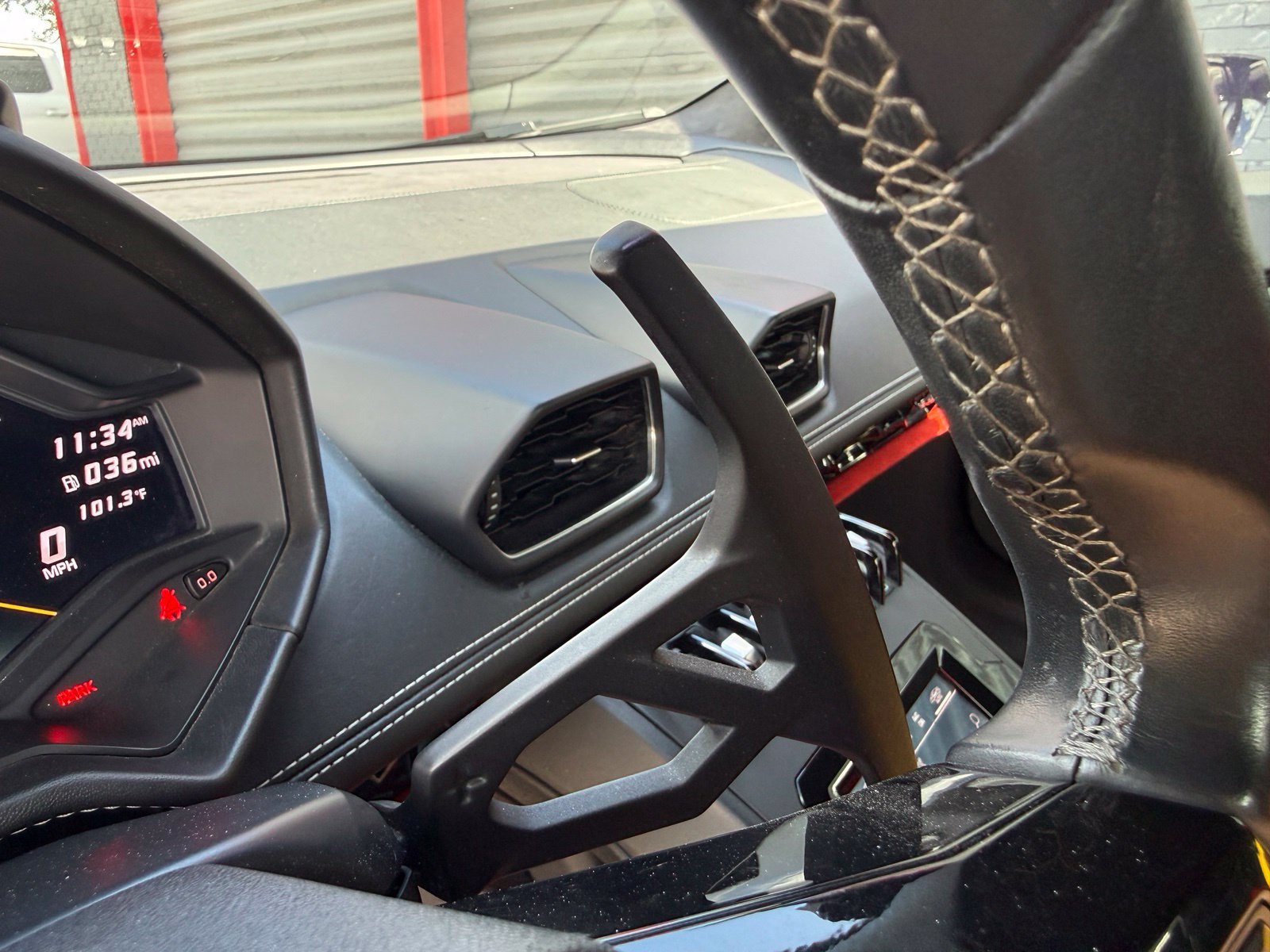 Used 2022 Lamborghini Huracan EVO RWD image 34
