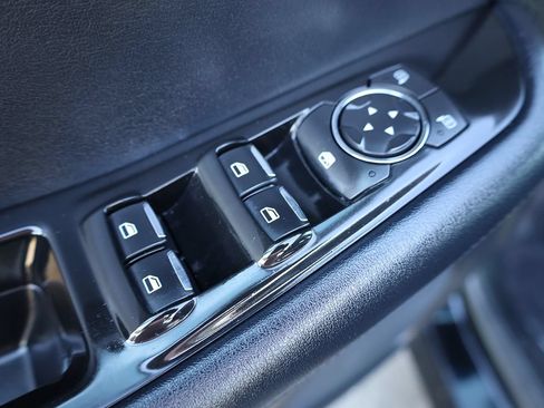 Used 2018 Ford Edge SEL FWD image 10
