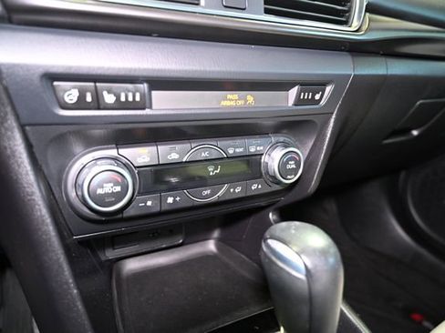 Used 2018 MAZDA MAZDA3 Grand Touring w/ Premium Equipment Package image 31