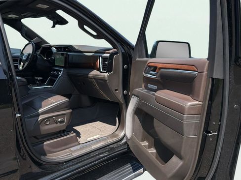 Used 2022 GMC Sierra 1500 Denali w/ Denali Reserve Package image 17