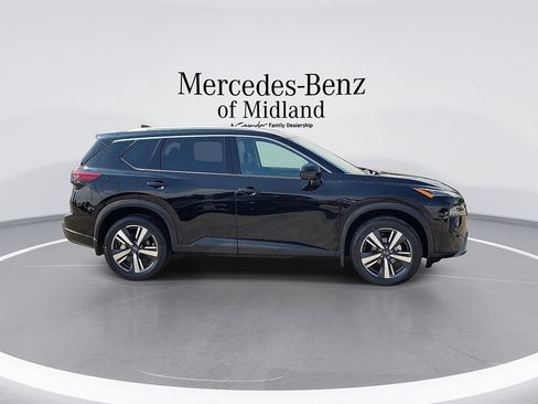 Used 2024 Nissan Rogue SL w/ SL Premium Package FWD image 9