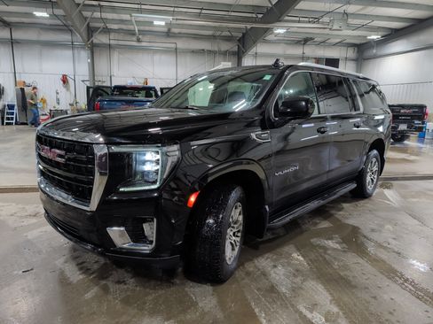 Used 2022 GMC Yukon XL SLE w/ Gmc Pro Safety Plus Package image 6