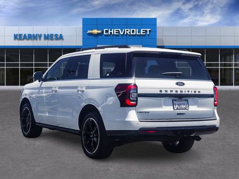 Used 2022 Ford Expedition Limited AWD/4WD image 4