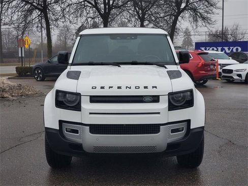 Used 2024 Land Rover Defender 110 S image 2