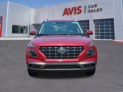 Used 2025 Hyundai Venue SEL FWD image 2