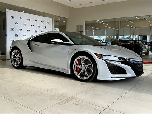 Used 2019 Acura NSX image 2