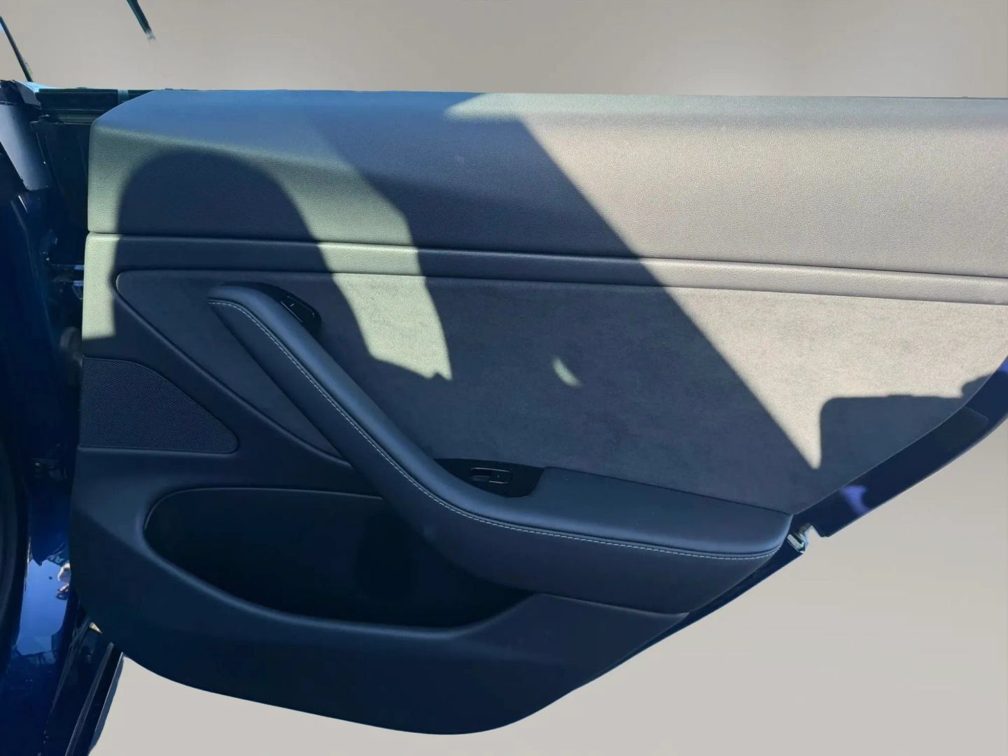 Used 2018 Tesla Model 3 Long Range RWD image 17
