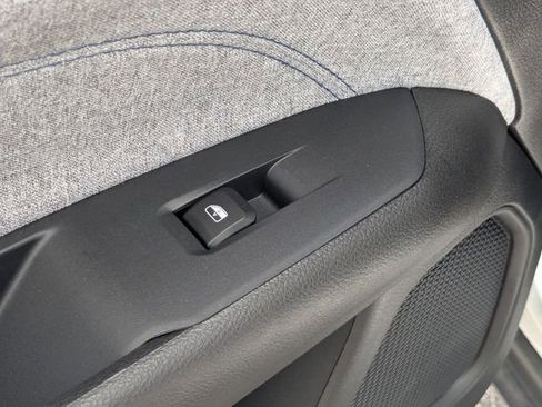 New 2025 Jeep Compass Sport image 30