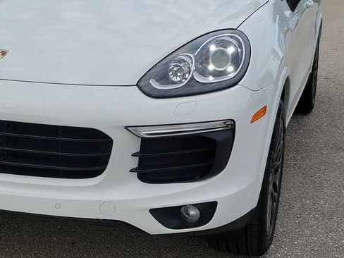 Used 2018 Porsche Cayenne Platinum Edition image 16