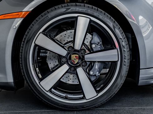 Certified 2025 Porsche 911 Carrera image 11