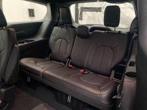 New 2026 Chrysler Pacifica Select w/ S Appearance Package image 22