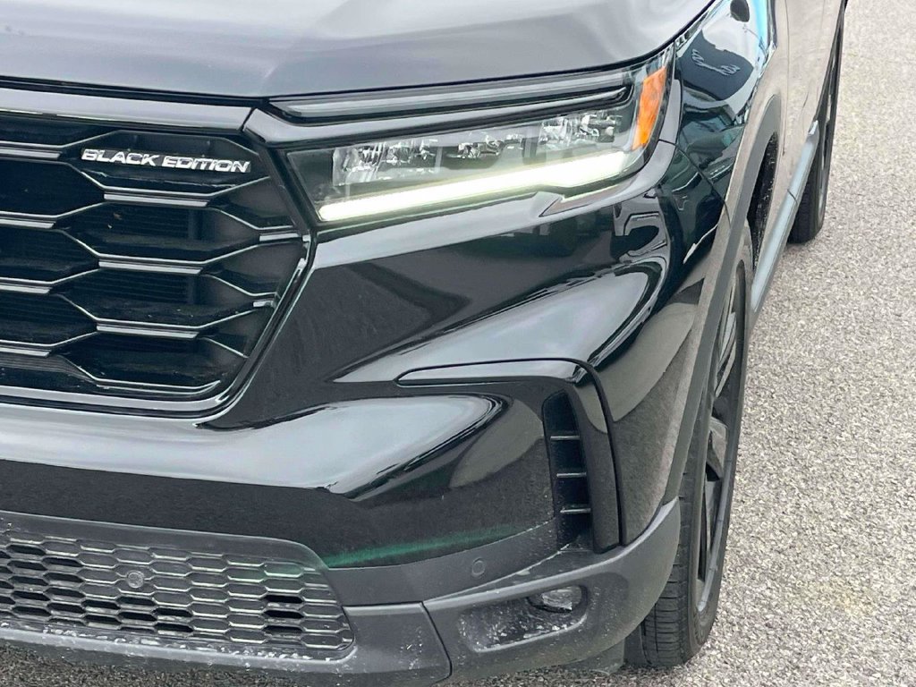Used 2025 Honda Pilot Black Edition image 35