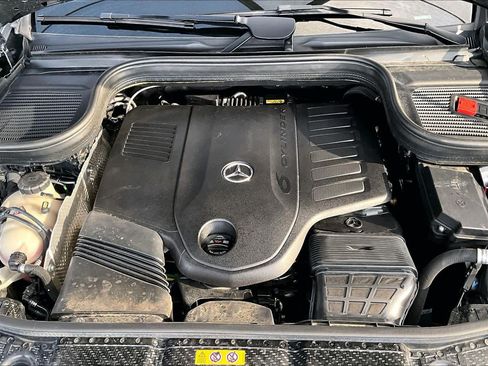 Used 2024 Mercedes-Benz GLS 450 4MATIC image 32