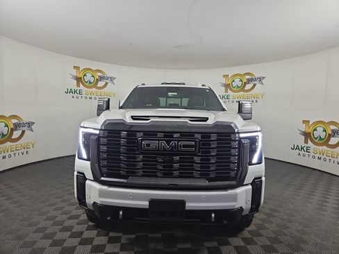 Used 2024 GMC Sierra 2500 Denali Ultimate image 3