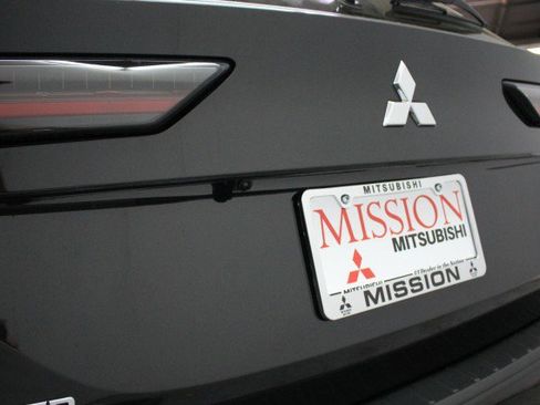 New 2026 Mitsubishi Outlander SE image 4