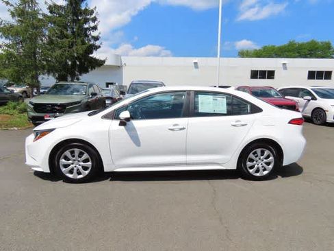 Used 2024 Toyota Corolla LE FWD image 3