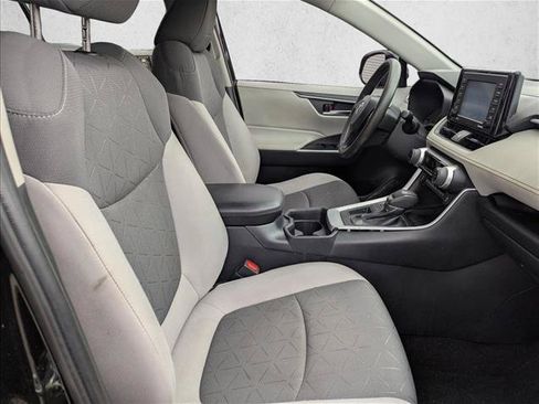 Used 2021 Toyota RAV4 XLE FWD image 27
