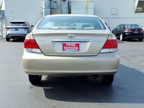 Used 2005 Toyota Camry LE FWD image 5