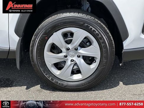 Certified 2025 Toyota RAV4 LE AWD/4WD image 11