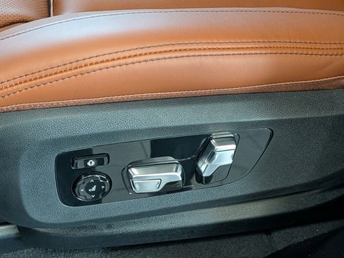 New 2026 BMW X5 xDrive40i w/ Executive Package image 11