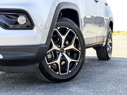 Used 2025 Jeep Compass Limited AWD/4WD image 2