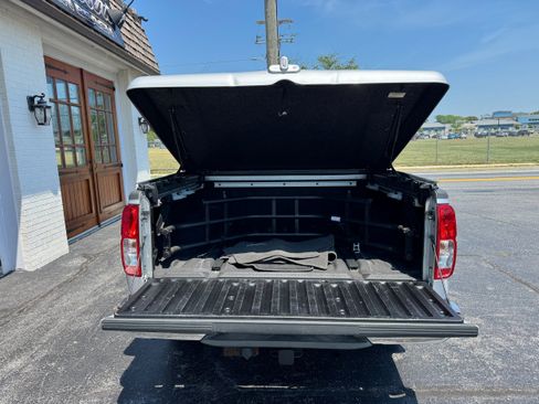 Used 2013 Nissan Frontier SV w/ SV Value Truck Pkg RWD image 28