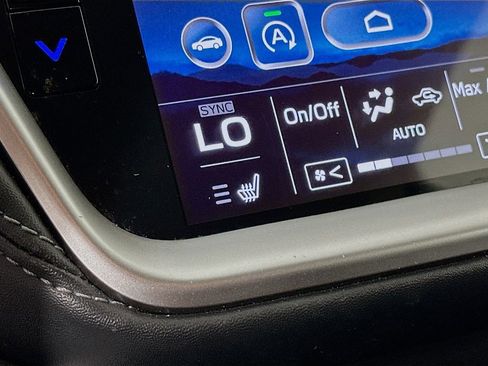 Used 2022 Subaru Outback Premium image 26