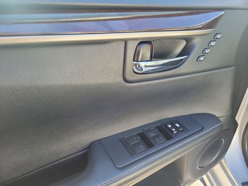 Used 2013 Lexus ES 350 w/ Luxury Pkg image 23