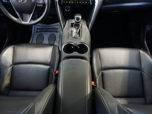 Used 2023 Toyota Venza XLE image 32