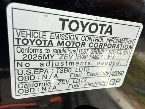 Used 2025 Toyota bZ4X FWD w/ Weather Package image 9