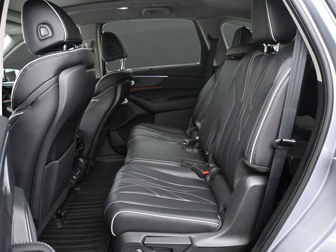 Used 2025 Acura MDX SH-AWD w/ Advance Package image 11