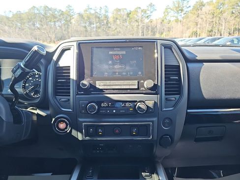 Used 2024 Nissan Titan SV w/ SV Convenience Package image 22