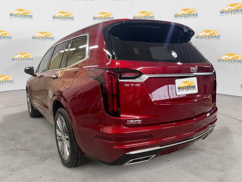 Used 2025 Cadillac XT6 Premium Luxury image 3