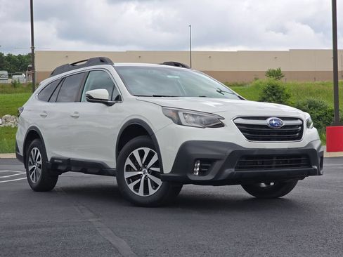Used 2020 Subaru Outback Premium AWD/4WD image 1