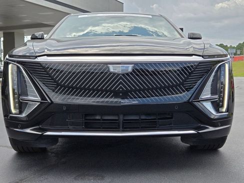 Used 2024 Cadillac Lyriq Luxury AWD/4WD image 8