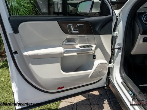 Used 2025 Mercedes-Benz EQB 250+ image 17