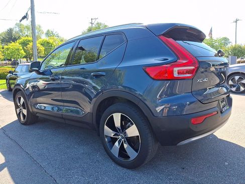 Used 2021 Volvo XC40 T5 Momentum w/ Premium Package AWD/4WD image 4