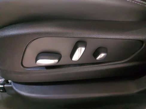 Used 2025 Cadillac XT5 Sportv w/ Technology Package image 28