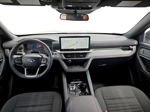 Used 2025 Ford Explorer ST-Line w/ ST-Line Street Pack AWD/4WD image 13