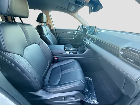 New 2025 Honda Pilot EX-L image 24
