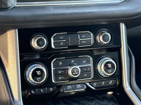 Used 2022 GMC Yukon XL Denali image 24
