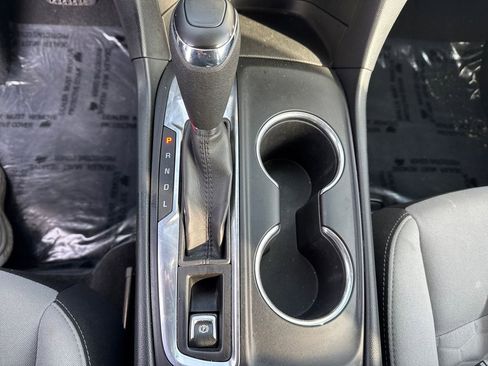 Used 2019 Chevrolet Equinox LT AWD/4WD image 21