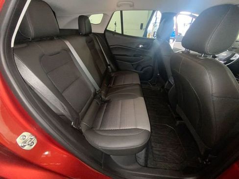 Used 2024 Chevrolet Trax LT w/ Driver Confidence Package FWD image 31