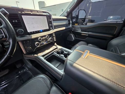 Certified 2024 Ford F250 Platinum w/ FX4 Off-Road Package AWD/4WD image 25