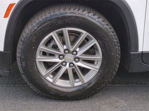 Certified 2023 Chevrolet Traverse LT image 32